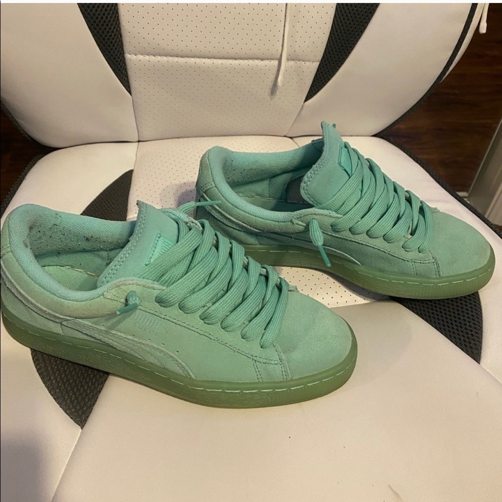 Mint green puma, 5.5y good condition.